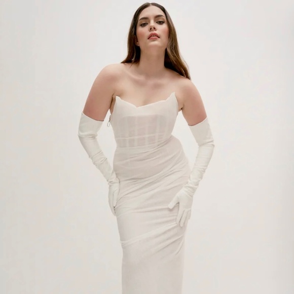 Corset top wedding gown - Picture 1 of 4